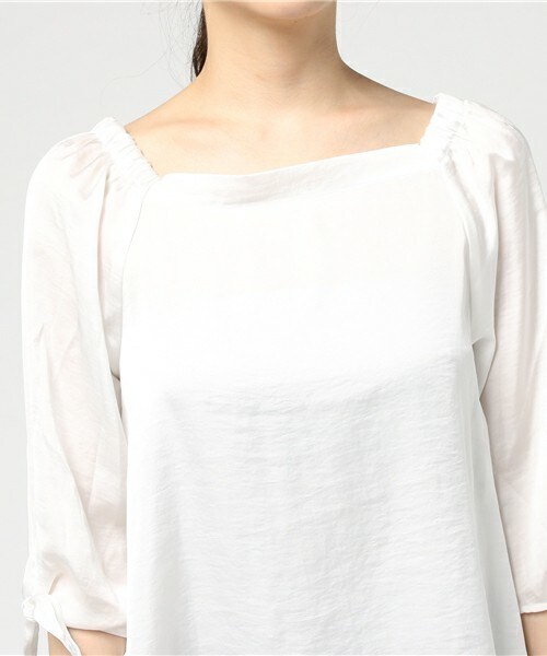 INTERPLANET(インタープラネット)の「ヴィンテージサテン/デニムオフショル袖リボンブラウス(シャツ/ブラウス・レディース・オフホワイト/グレー/ブルー・FREE)」の7枚目の写真