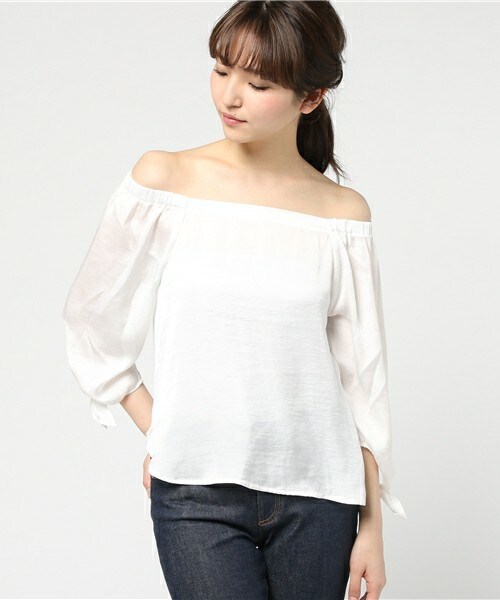 INTERPLANET(インタープラネット)の「ヴィンテージサテン/デニムオフショル袖リボンブラウス(シャツ/ブラウス・レディース・オフホワイト/グレー/ブルー・FREE)」の11枚目の写真