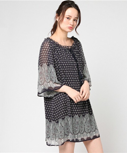 archives（アルシーヴ）の「パネルギャザーワンピース（ワンピース・レディース・オフホワイト/ブラック/ネイビー・MEDIUM）」の3枚目の写真