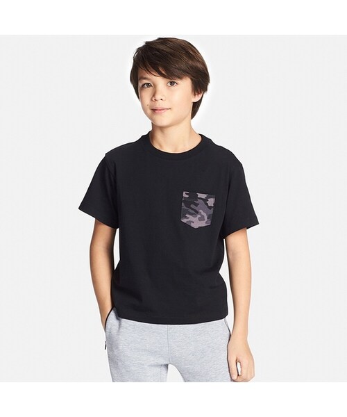UNIQLO（ユニクロ）の「BOYS ポケツキT（カモフラージュ・半袖）（Tシャツ/カットソー・キッズ・OLIVE 57/BLACK 09・160/110/120/150/100/130/140）」の2枚目の写真