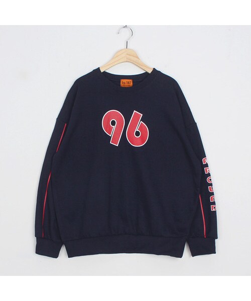 OLDMICKEY (オールドミッキー)の「スリーブレタリングプリントラウンドネックスウェット(P000BKLM)(スウェット・レディース・F)」の1枚目の写真