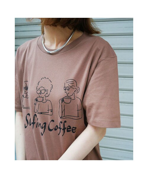 SURFING COFFEE(サーフィンコーヒー)の「(サーフィンコーヒー) "THREE HUMAN"Tシャツ(トップス・レディース・ブラウン/ホワイト/グレー・S/M/L/XL)」の7枚目の写真