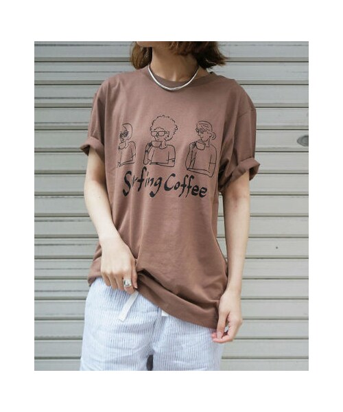 SURFING COFFEE(サーフィンコーヒー)の「(サーフィンコーヒー) "THREE HUMAN"Tシャツ(トップス・レディース・ブラウン/ホワイト/グレー・S/M/L/XL)」の4枚目の写真