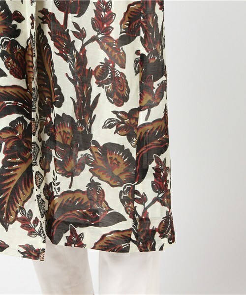 muller of yoshiokubo（ミュラーオブヨシオクボ）の「muller of yoshiokubo ボタニカルガウン（その他アウター・レディース・オフホワイト/グリーン・36）」の8枚目の写真