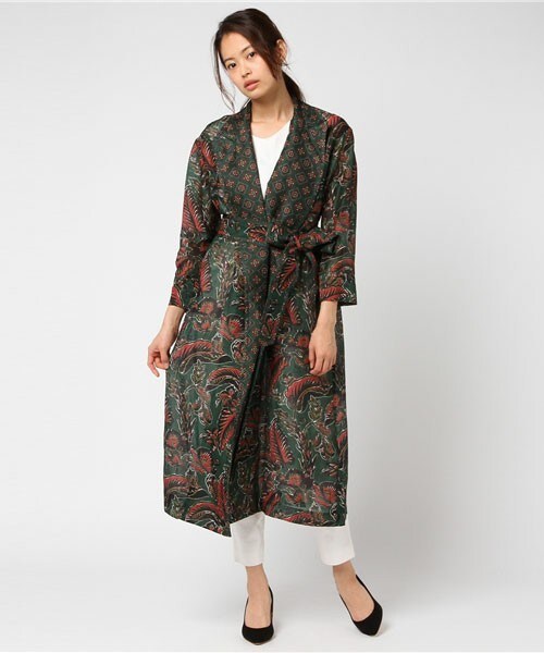 muller of yoshiokubo（ミュラーオブヨシオクボ）の「muller of yoshiokubo ボタニカルガウン（その他アウター・レディース・オフホワイト/グリーン・36）」の2枚目の写真