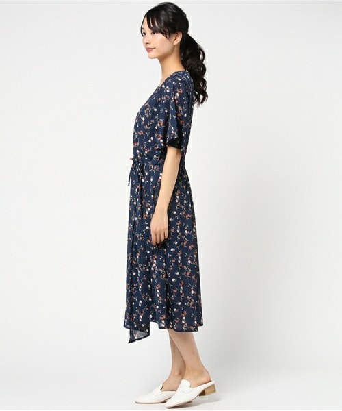 archives（アルシーヴ）の「【ペチ付】小花柄カシュクールガウンワンピース（ワンピース・レディース・オフホワイト/ネイビー/イエロー・MEDIUM）」の5枚目の写真