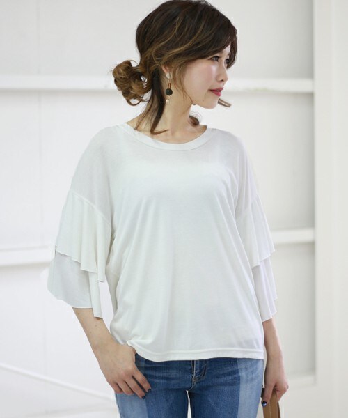 Bab Bou Jeloud(バブブージュルード)の「【WEB限定】袖2段フレアトップス(Tシャツ/カットソー・レディース・オフホワイト/ブラック/マスタード/レッド・M)」の1枚目の写真