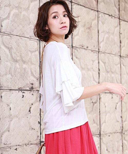 Bab Bou Jeloud(バブブージュルード)の「【WEB限定】袖2段フレアトップス(Tシャツ/カットソー・レディース・オフホワイト/ブラック/マスタード/レッド・M)」の8枚目の写真