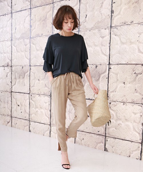 Bab Bou Jeloud(バブブージュルード)の「【WEB限定】袖2段フレアトップス(Tシャツ/カットソー・レディース・オフホワイト/ブラック/マスタード/レッド・M)」の13枚目の写真