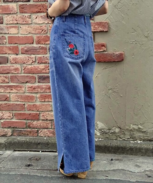 MAJESTIC LEGON（マジェスティックレゴン）の「後ろ刺繍デニムワイド（パンツ・レディース・ネイビー/サックス/ブルー・M/L）」の2枚目の写真