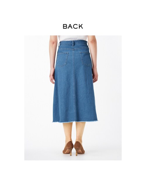 IEDIT（イディット）の「IEDIT Aラインが女らしい カットオフ風仕様のミディー丈フィッシュテールデニムスカート〈ブルー〉（スカート・レディース・ブルー・1 /2 /3 /4 /5 /6 /7 /8 /9 /10/11/12/13/14/15/16）」の8枚目の写真