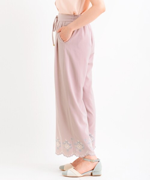 MAJESTIC LEGON(マジェスティックレゴン)の「裾刺繍スカラップパンツ(パンツ・レディース・L/グレー/ピンク/ブラック・S/M)」の22枚目の写真