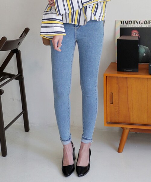 DHOLIC（ディーホリック）の「3COLOSハイウエストデニムスキニーパンツ（デニムパンツ・レディース・S/M/L）」の3枚目の写真