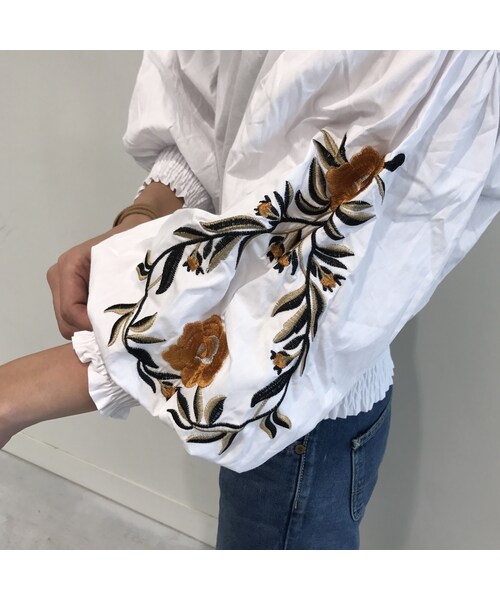 copine（コピン）の「ボリュームバルーン袖刺繍ブラウス（3color）【クリックポスト対象商品】（シャツ/ブラウス・レディース・その他）」の5枚目の写真