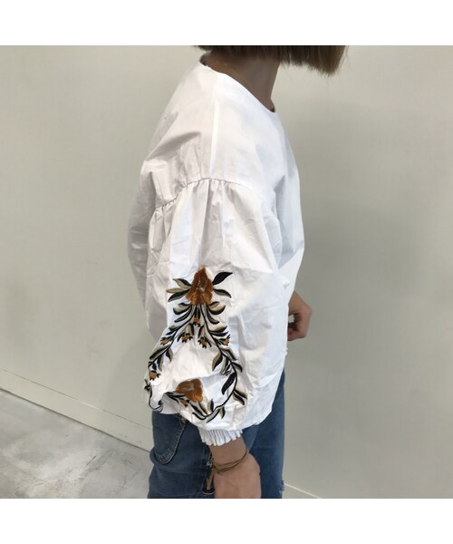 copine（コピン）の「ボリュームバルーン袖刺繍ブラウス（3color）【クリックポスト対象商品】（シャツ/ブラウス・レディース・その他）」の2枚目の写真