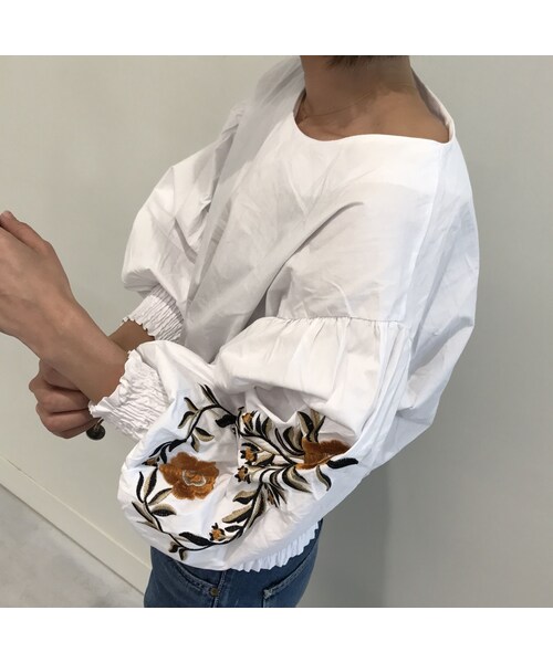 copine（コピン）の「ボリュームバルーン袖刺繍ブラウス（3color）【クリックポスト対象商品】（シャツ/ブラウス・レディース・その他）」の4枚目の写真