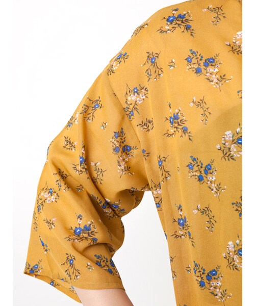 w closet(ダブルクローゼット)の「小花柄シフォンガウン(トップス・レディース・イエロー/Lブラウン・FREE)」の8枚目の写真