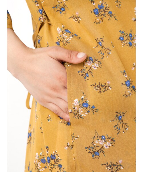 w closet(ダブルクローゼット)の「小花柄シフォンガウン(トップス・レディース・イエロー/Lブラウン・FREE)」の10枚目の写真