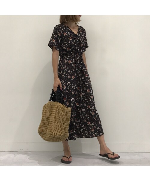 copine（コピン）の「★再入荷★ヴィンテージ花柄Vネックロングワンピース/ロングガウン（4color）【クリックポスト対象商品】（ワンピース・レディース・その他）」の5枚目の写真
