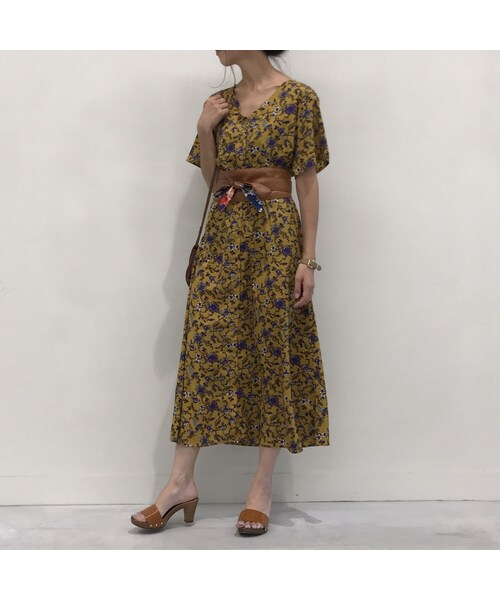 copine（コピン）の「★再入荷★ヴィンテージ花柄Vネックロングワンピース/ロングガウン（4color）【クリックポスト対象商品】（ワンピース・レディース・その他）」の4枚目の写真