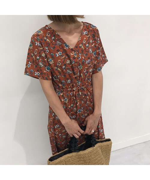 copine（コピン）の「★再入荷★ヴィンテージ花柄Vネックロングワンピース/ロングガウン（4color）【クリックポスト対象商品】（ワンピース・レディース・その他）」の14枚目の写真