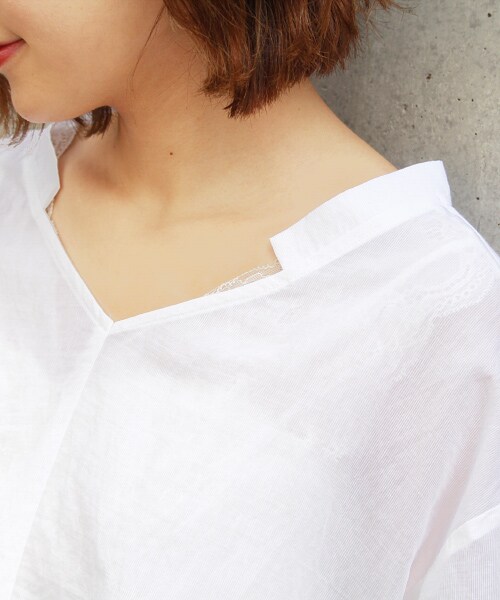 PAGEBOY（ページボーイ）の「【PAGEBOY】シャドーシャーリングブラウス（トップス・レディース・オフホワイト/ブラック/アプリコット）」の5枚目の写真