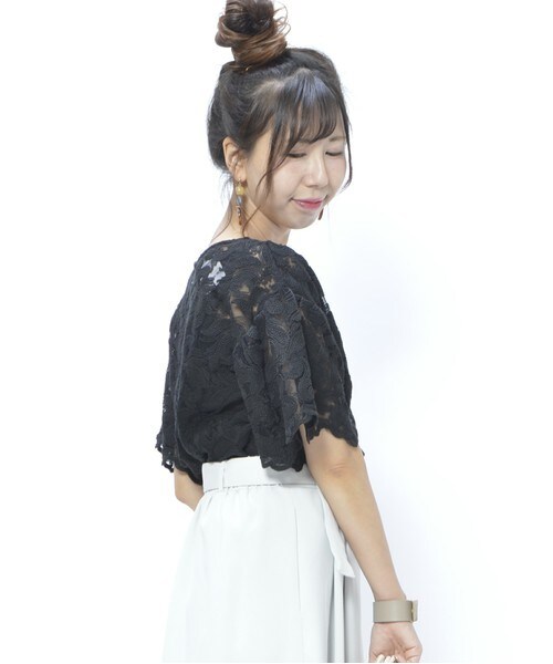 archives（アルシーヴ）の「レースフレアスリーブブラウス（シャツ/ブラウス・レディース・オフホワイト/ブラック・MEDIUM）」の4枚目の写真