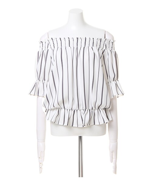 INGNI（イング）の「キャンディー袖オフショル5分袖／TOPS（トップス・レディース・ｵﾌﾎﾜｲﾄ/ﾏｽﾀｰﾄﾞ/ﾐﾝﾄｸﾞﾘｰﾝ/ﾌﾞﾙｰ/ｽﾄﾗｲﾌﾟ/ﾗﾍﾞﾝﾀﾞｰ/ﾋﾟﾝｸ/ｵﾌｸﾛ/ｽﾄﾗｲﾌﾟ・M）」の7枚目の写真