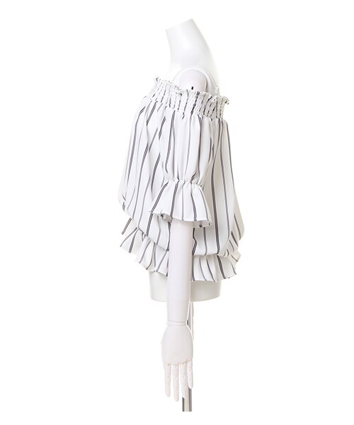 INGNI（イング）の「キャンディー袖オフショル5分袖／TOPS（トップス・レディース・ｵﾌﾎﾜｲﾄ/ﾏｽﾀｰﾄﾞ/ﾐﾝﾄｸﾞﾘｰﾝ/ﾌﾞﾙｰ/ｽﾄﾗｲﾌﾟ/ﾗﾍﾞﾝﾀﾞｰ/ﾋﾟﾝｸ/ｵﾌｸﾛ/ｽﾄﾗｲﾌﾟ・M）」の14枚目の写真