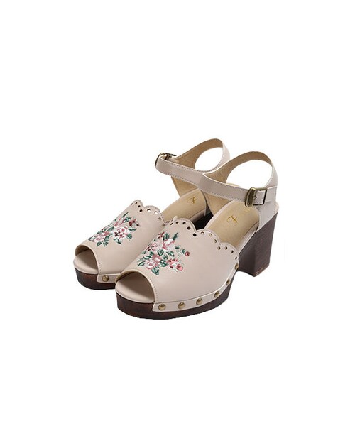 F i.n.t(フィント)の「ローズ刺繍サンダル/F i.n.t(サンダル・レディース・その他)」の3枚目の写真