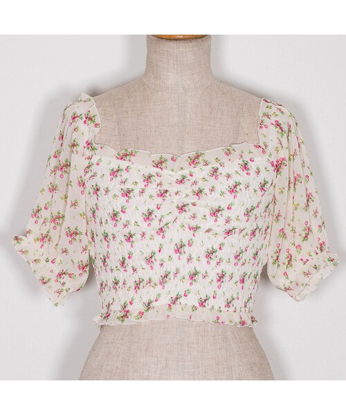 Crayme,（クレイミー）の「Flower Chiffon Shirring Tops（シャツ/ブラウス・レディース・ホワイト/ブラック・FREE）」の2枚目の写真