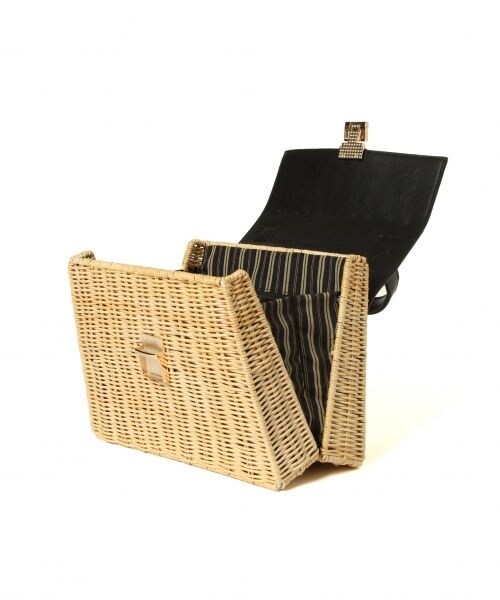 Andemiu（アンデミュウ）の「ラタンＰＵカブセＢＡＧ（バッグ・ホワイト/ブラック）」の9枚目の写真