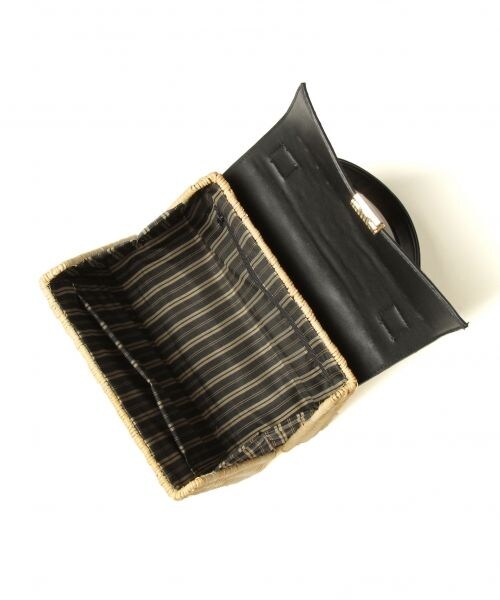 Andemiu（アンデミュウ）の「ラタンＰＵカブセＢＡＧ（バッグ・ホワイト/ブラック）」の10枚目の写真