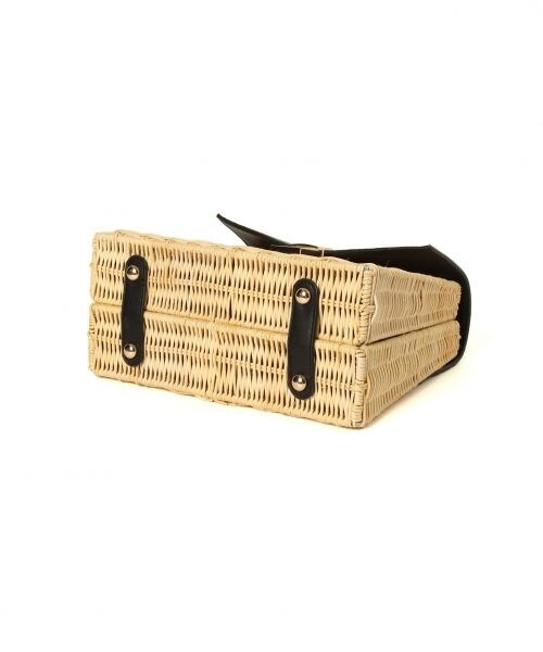 Andemiu（アンデミュウ）の「ラタンＰＵカブセＢＡＧ（バッグ・ホワイト/ブラック）」の7枚目の写真