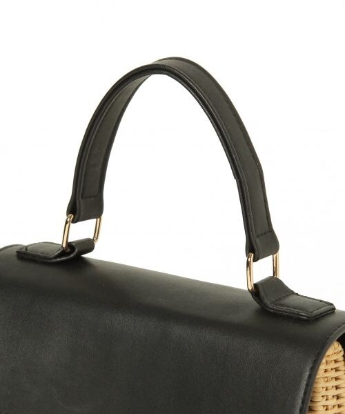 Andemiu（アンデミュウ）の「ラタンＰＵカブセＢＡＧ（バッグ・ホワイト/ブラック）」の5枚目の写真