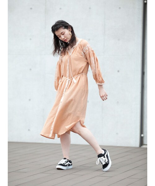 w closet(ダブルクローゼット)の「刺繍入りガウンワンピース(ワンピース/ドレス・レディース・オフホワイト/キャメル/ブラック・FREE)」の7枚目の写真