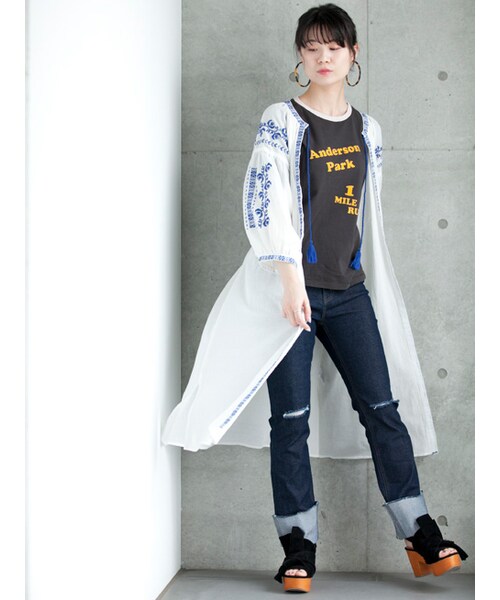 w closet(ダブルクローゼット)の「刺繍入りガウンワンピース(ワンピース/ドレス・レディース・オフホワイト/キャメル/ブラック・FREE)」の5枚目の写真