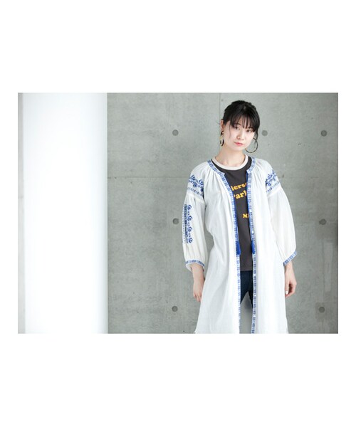 w closet(ダブルクローゼット)の「刺繍入りガウンワンピース(ワンピース/ドレス・レディース・オフホワイト/キャメル/ブラック・FREE)」の8枚目の写真