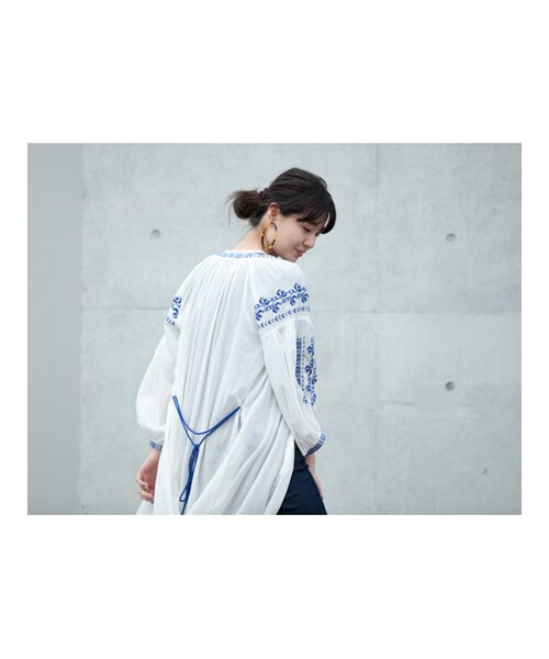 w closet(ダブルクローゼット)の「刺繍入りガウンワンピース(ワンピース/ドレス・レディース・オフホワイト/キャメル/ブラック・FREE)」の12枚目の写真