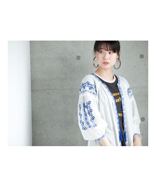 w closet(ダブルクローゼット)の「刺繍入りガウンワンピース(ワンピース/ドレス・レディース・オフホワイト/キャメル/ブラック・FREE)」の9枚目の写真