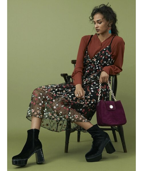 EVRIS（エヴリス）の「ボリュームチェーンハンドBAG（バッグ・レディース・ブラック/マスタード/グリーン/パープル・F）」の5枚目の写真