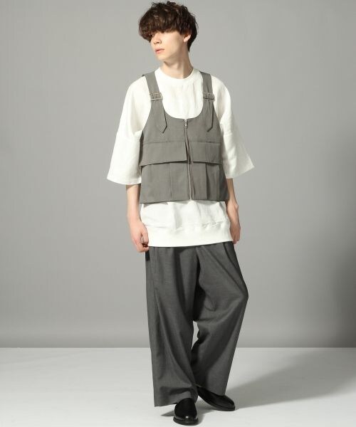 HARE（ハレ）の「ZIPベスト（トップス・ブラック/グレー）」の4枚目の写真