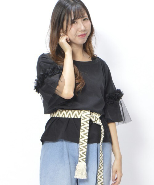 archives（アルシーヴ）の「フラワーチュール袖Ｔ（Tシャツ/カットソー・レディース・オフホワイト/ブラック/カーキ・MEDIUM）」の3枚目の写真