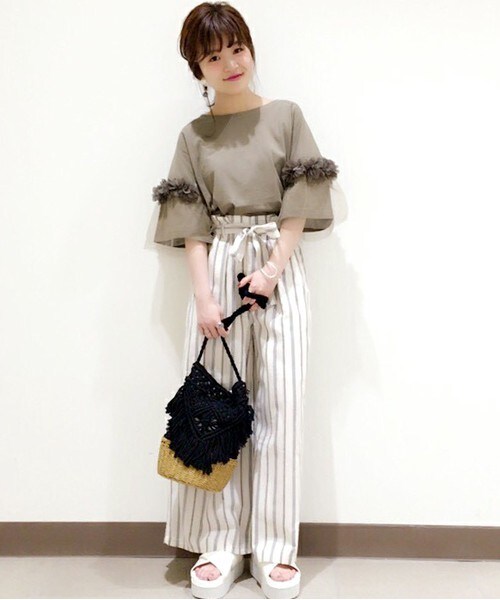 archives（アルシーヴ）の「フラワーチュール袖Ｔ（Tシャツ/カットソー・レディース・オフホワイト/ブラック/カーキ・MEDIUM）」の16枚目の写真