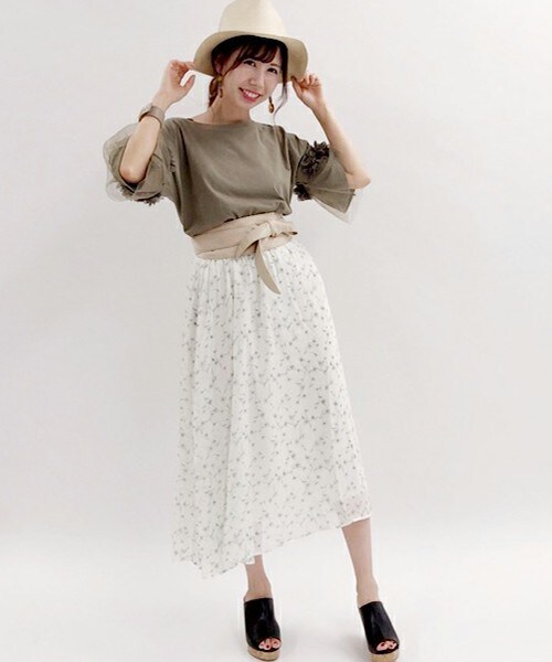 archives（アルシーヴ）の「フラワーチュール袖Ｔ（Tシャツ/カットソー・レディース・オフホワイト/ブラック/カーキ・MEDIUM）」の15枚目の写真