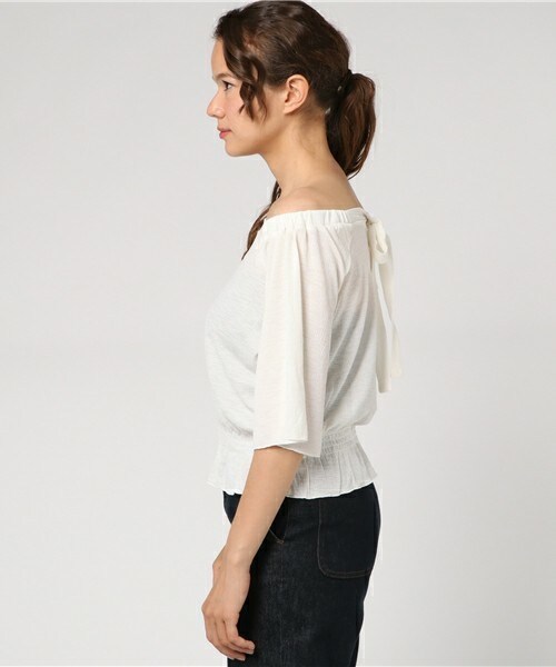 archives（アルシーヴ）の「カットッジャガードオフショルプルオーバー（Tシャツ/カットソー・レディース・オフホワイト/ブラック/レッド・MEDIUM）」の5枚目の写真