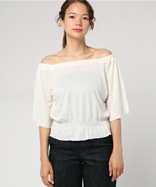 archives（アルシーヴ）の「カットッジャガードオフショルプルオーバー（Tシャツ/カットソー・レディース・オフホワイト/ブラック/レッド・MEDIUM）」の4枚目の写真