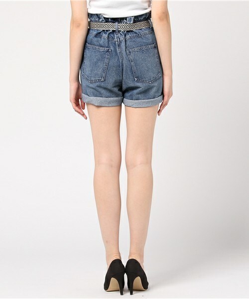 archives（アルシーヴ）の「ウエストフリルデニムショートパンツ（デニムパンツ・レディース・ブルー/ロイヤルブルー・MEDIUM）」の5枚目の写真