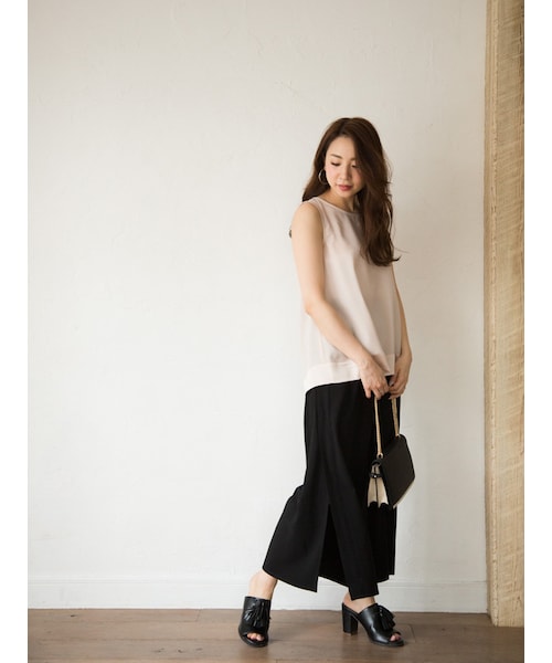 MERCURYDUO（マーキュリーデュオ）の「ジョーゼットサイドスリットフレアパンツ（パンツ・レディース・オフホワイト/ブラック/ベージュ・F）」の4枚目の写真