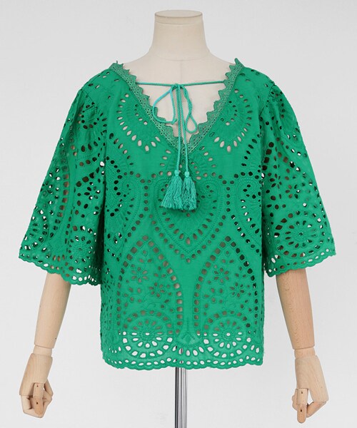 DHOLIC（ディーホリック）の「タッセルストラップパンチングブラウス（シャツ/ブラウス・レディース・FREE）」の2枚目の写真